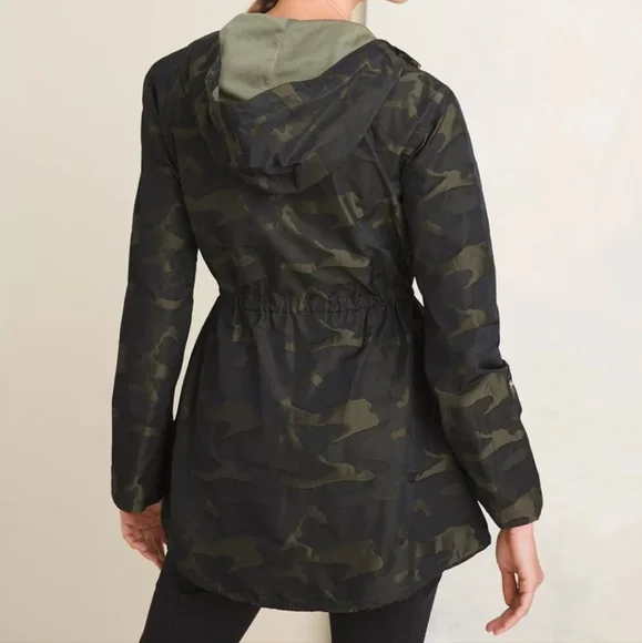 Chicos Zenergy Camo Green Pocketed Lined Hooded Zip-Up Jacket Sz 2 (L/12) - Picture 2 of 5